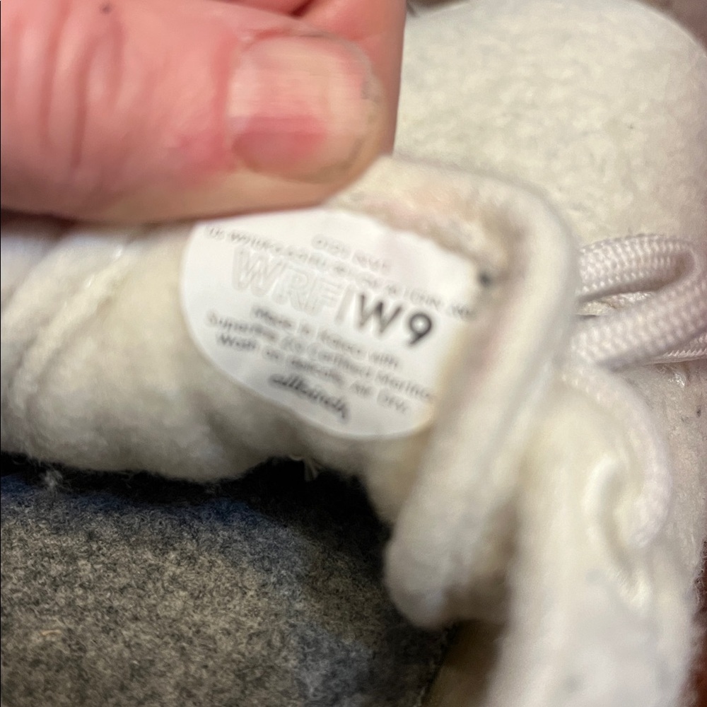 Allbirds Wool Runner Fluffs, Natural White, Size 9 - Picture 5 of 5
